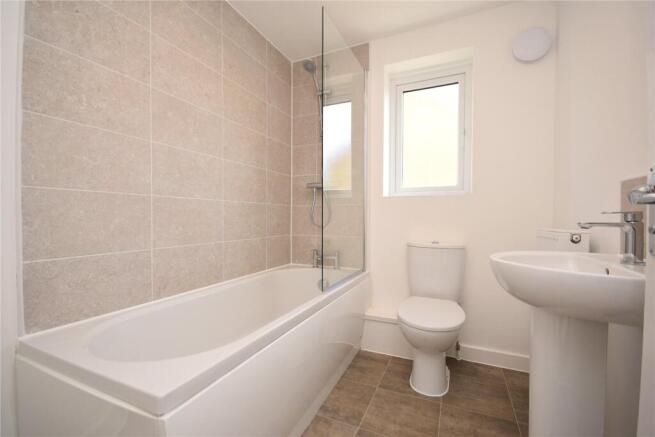 3 bed Semi-Detached to rent Image 8