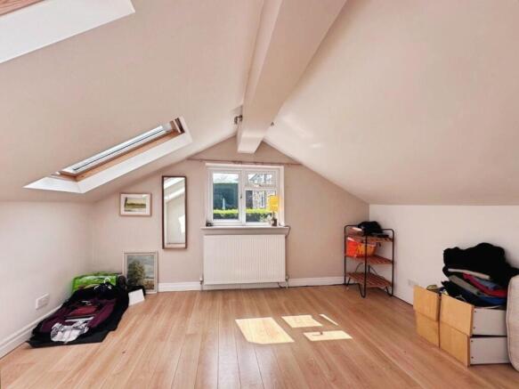 4 bed Detached for sale Image 11