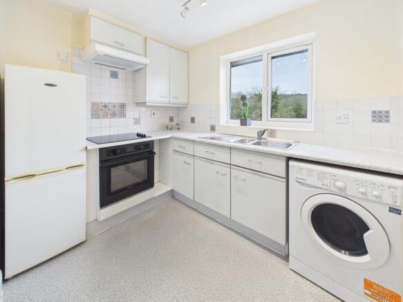 CAM02136G0-PR0569-STILL012