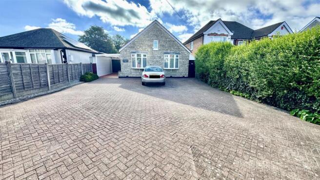 Front Garden/Driveway