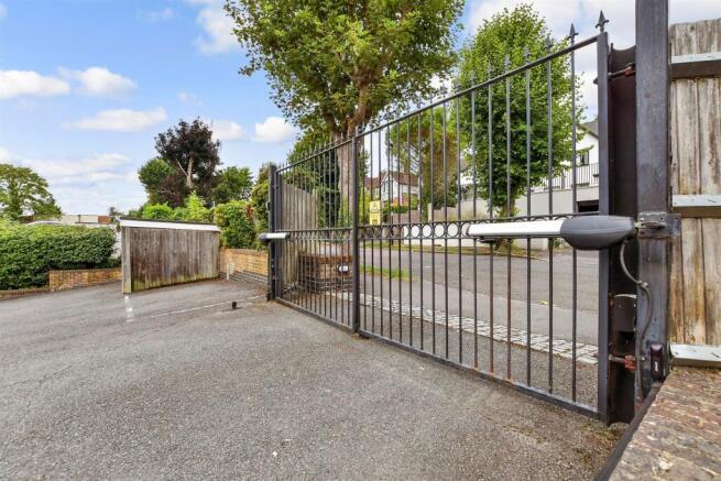 Driveway/Parking