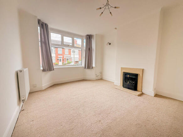 FRONT ROOM