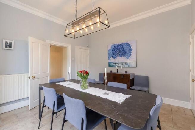 5 bed Semi-Detached for sale Image 9