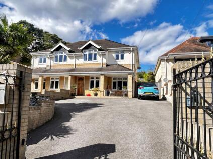 Queens Park Avenue, Queens Park, BH8
