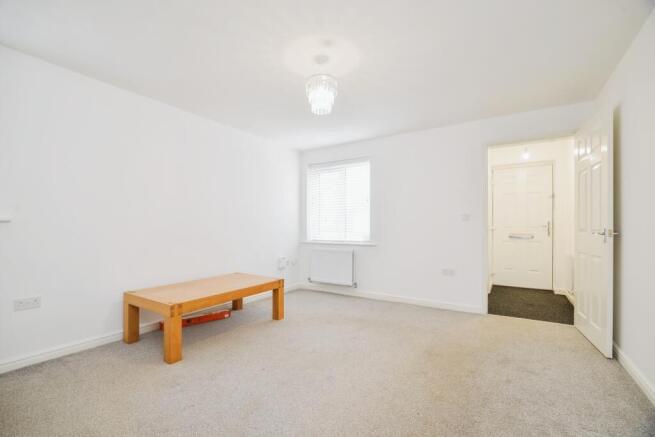Queensbury Grove, Middlesbrough, North Yorkshire, TS5 photo 4