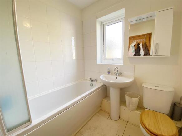 Bathroom.jpg