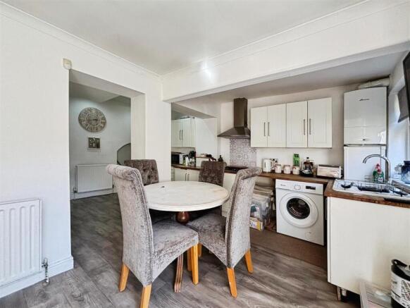 3 bed Semi-Detached for sale Image 5