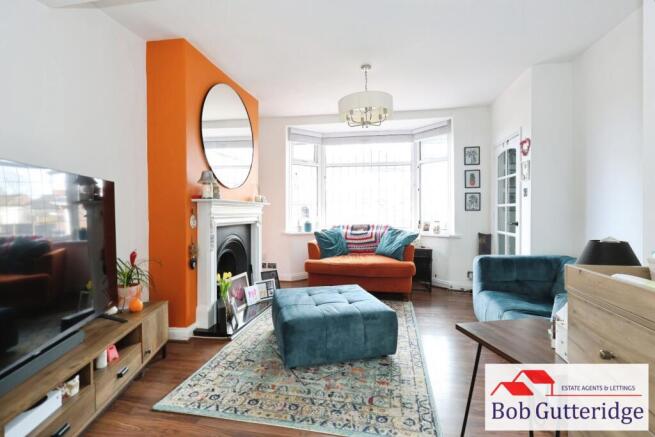 BAY FRONTED LOUNGE