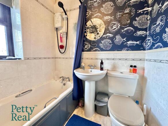 3 bed Semi-Detached for sale Image 4