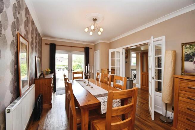4 bed Semi-Detached for sale Image 9