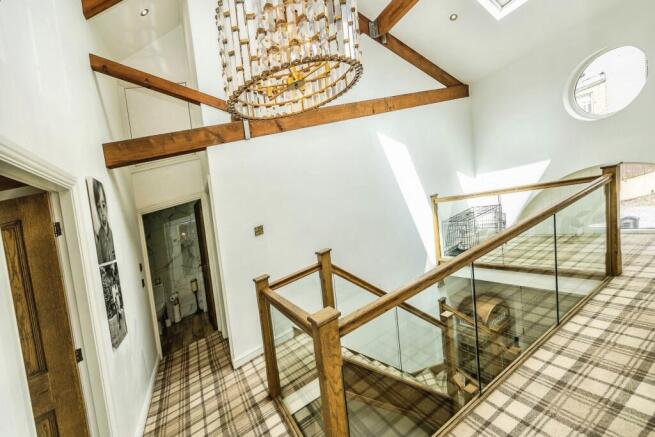 4 bed Detached for sale Image 12