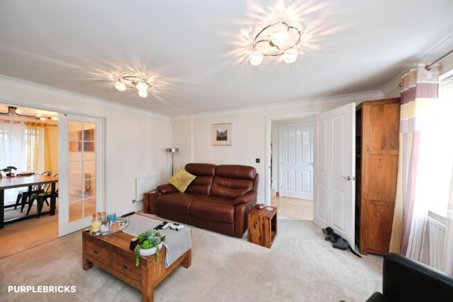 5 bed Detached for sale Image 5
