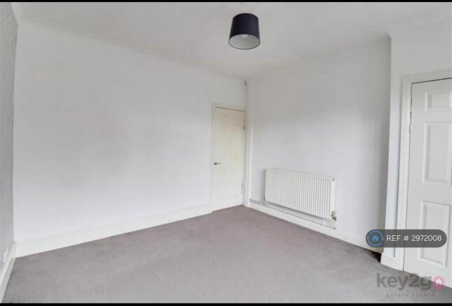 2 bed Semi-Detached to rent Image 4