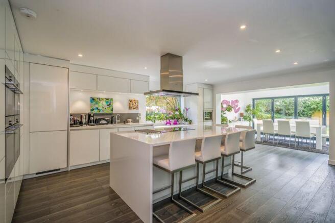 Kitchen / Dini...