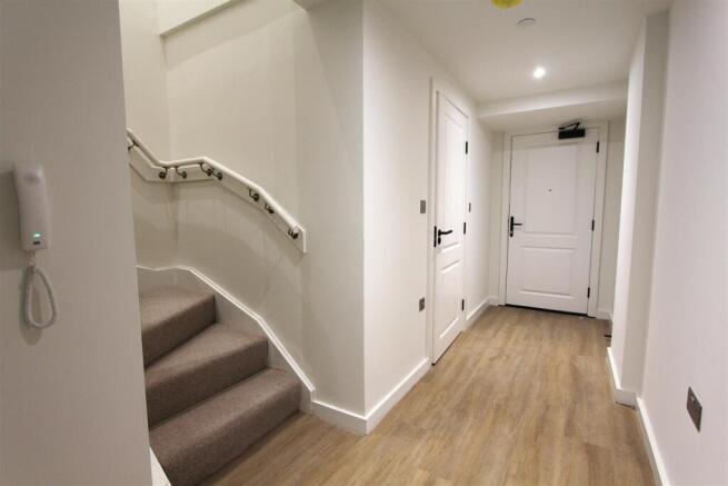 2 bed Apartment to rent Image 7