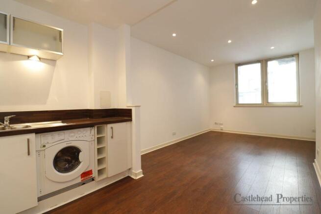 Lounge/Kitchen