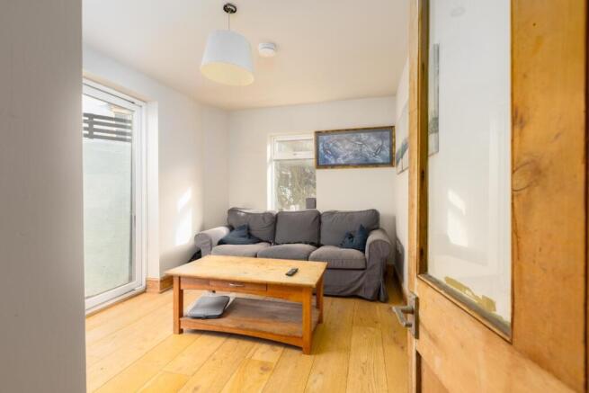 2 Balmain Street, BS4-11.jpg