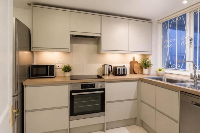 staged_kitchen.jpeg