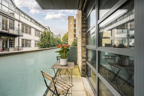 Pages Walk, London