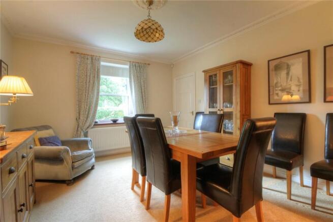Dining Room / Bed 3