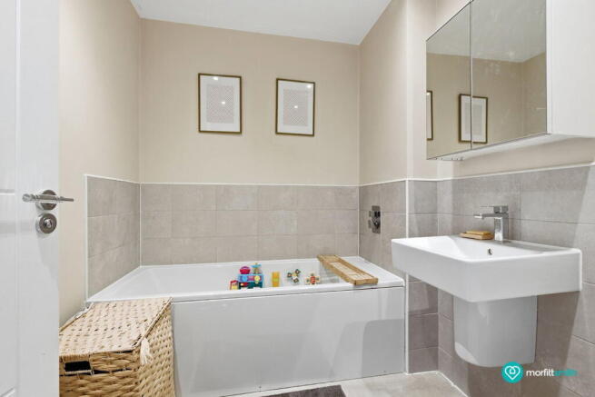 3 bed Town House for sale Image 5