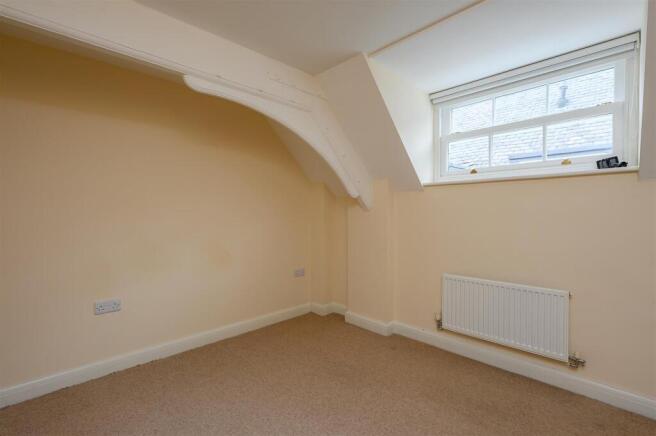 2 bed Terraced for sale Image 8