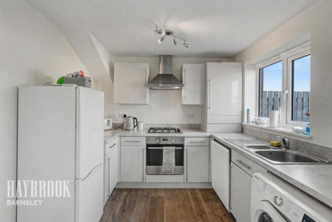 3 bed Semi-Detached for sale Image 10