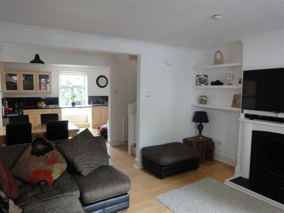 LOUNGE/DINING/KITCHE