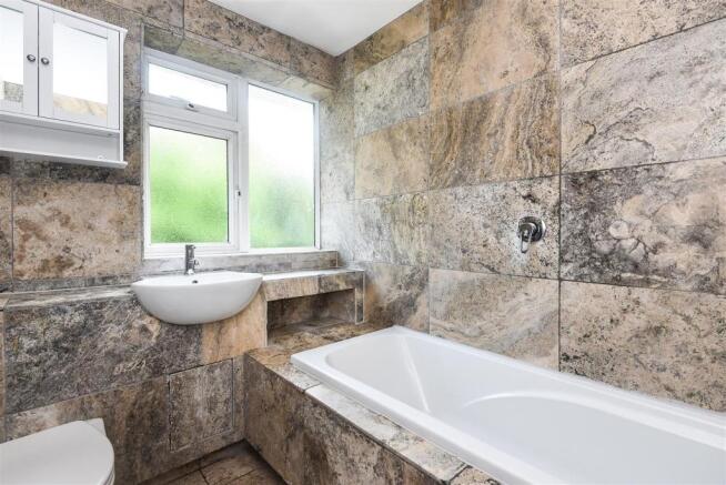Bathroom.jpg