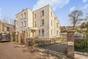 Flat 4, 2 Cabrini House, Honor Oak Rise, London SE23 3QY