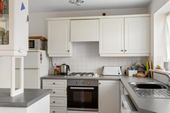 3 bed End of Terrace to rent Image 8
