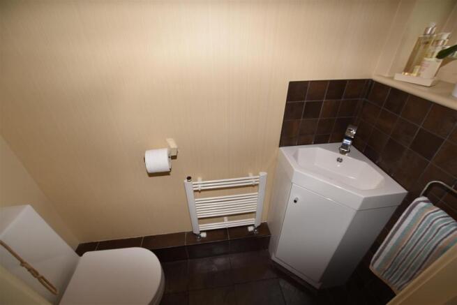 GROUND FLOOR CLOAKROOM