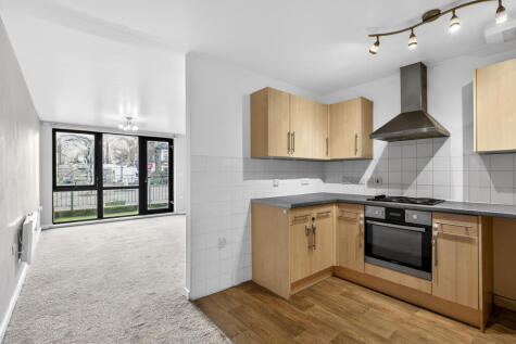 215 Mitcham Road, London, SW17