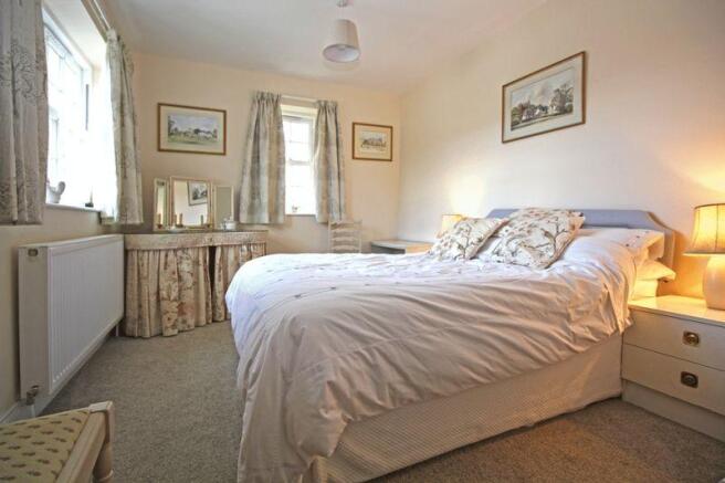 BEDROOM 2