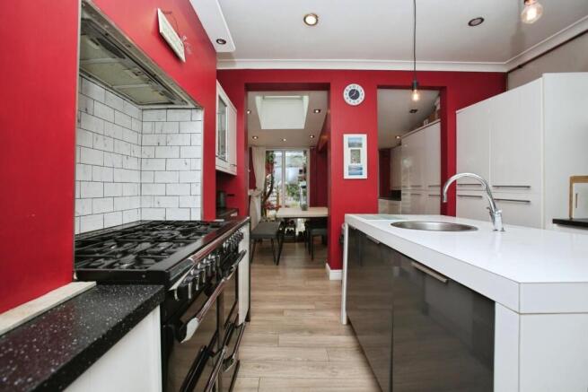 4 bed Terraced for sale Image 5