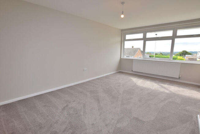 2 bed Semi-Detached Bungalow to rent Image 4