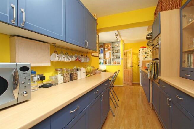 8NR - Kitchen 1.jpg