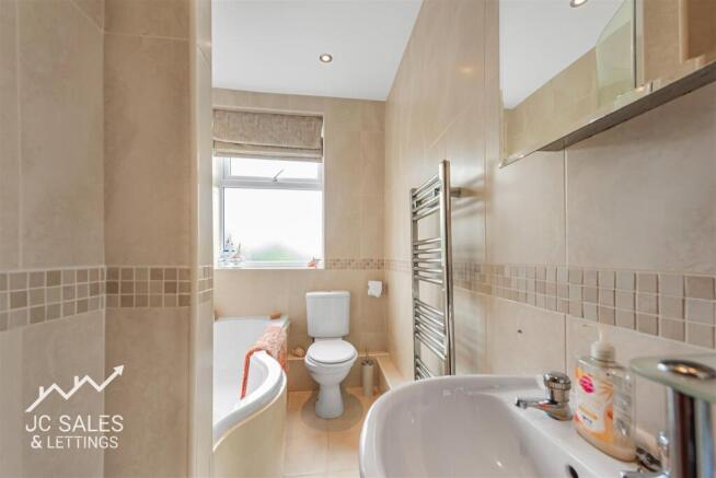 3 bed House for sale Image 8