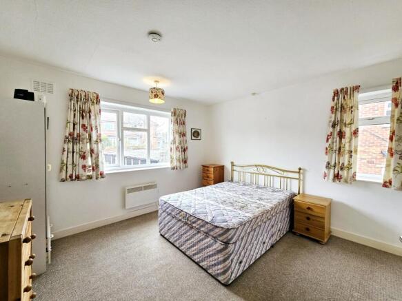 2 bed Flat for sale Image 4