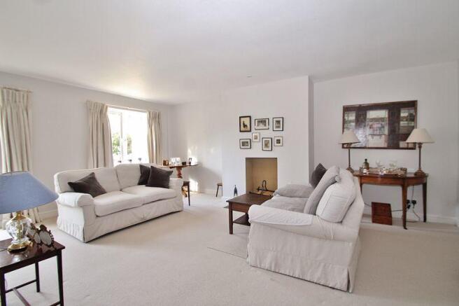 Living Room/Di...