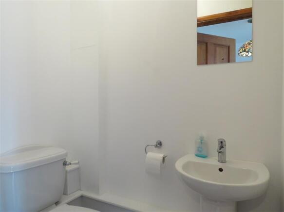 Cloakroom/wc