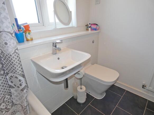 2285bathroom3.jpg