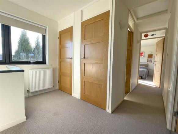 FIRST FLOOR LANDING