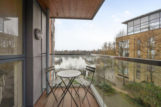 1389322-5-69414fe...