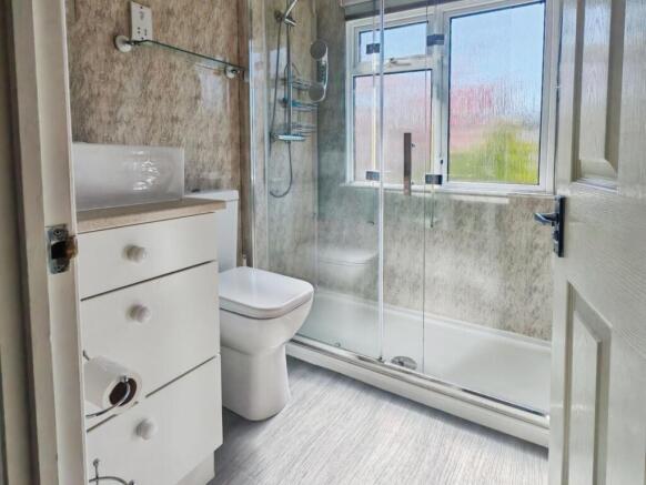 2 bed Park Home for sale Image 3