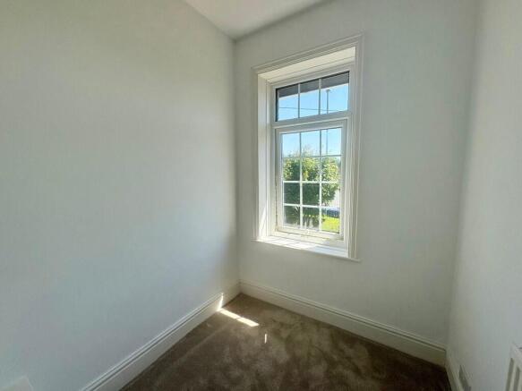 3 bed Semi-Detached to rent Image 8
