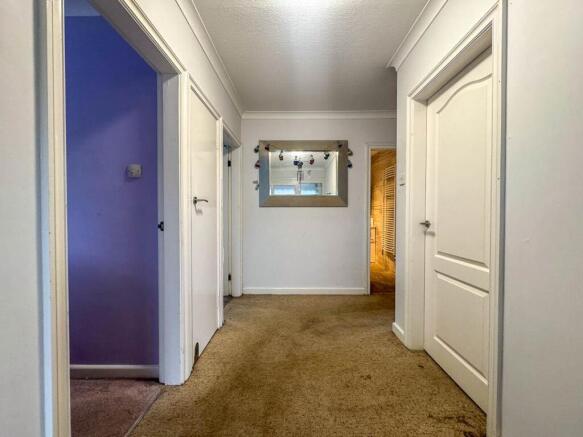 26 Howe Road, Onchan (7).jpg