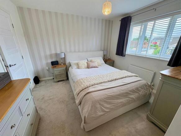 4 bed Detached for sale Image 12