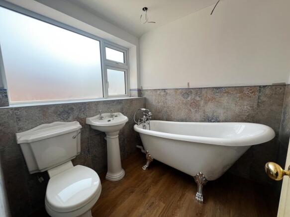 3 bed Terraced to rent Image 7