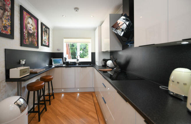 Photo 9
